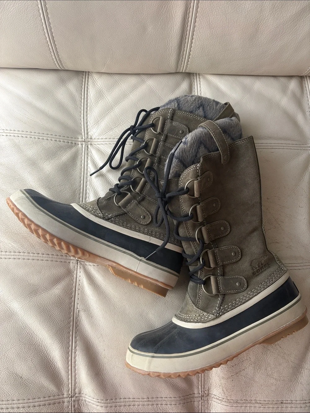 SOREL Women’s Joan of Artic Knit II Winter Boot Size 9.5